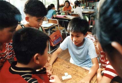 橡皮擦摔跤赛 지우개 따먹기
