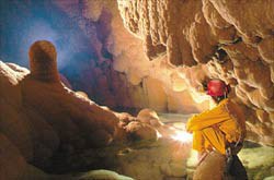 BBC 地平线 洞穴隐秘生物 BBC Horizon:The Secret Life of Caves