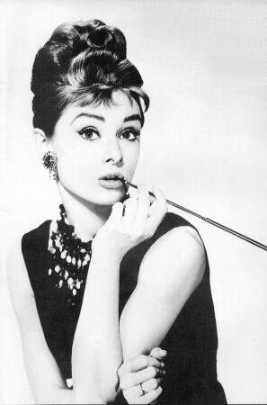 奥黛丽.赫本：<span style='color:red'>派拉蒙</span>岁月 Audrey Hepburn: The Paramount Years