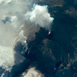 国家地理: 科学新发现 冰岛火山爆发 National Geographic Naked Science Iceland Volcano Eruption